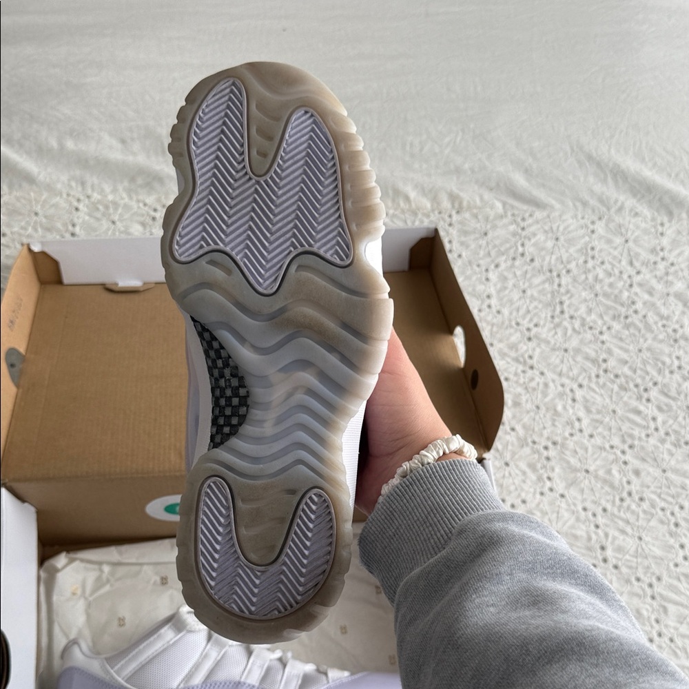 Women’s Air Jordan 11 Retro Low - Picture 5 of 7